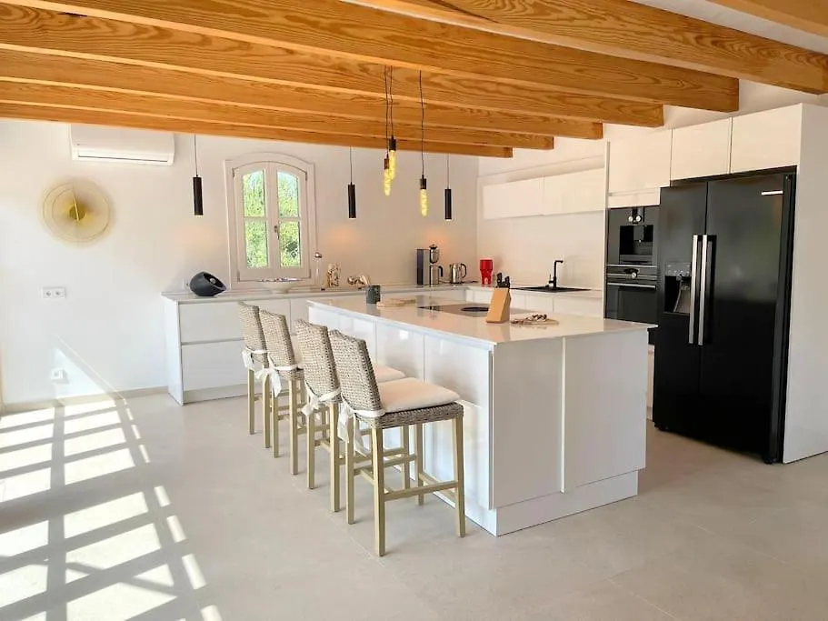Apartment Strandnahe Finca Mit Pool, Wifi, Klima, Heizung, Tischtennis, Trampolin In Alcudia