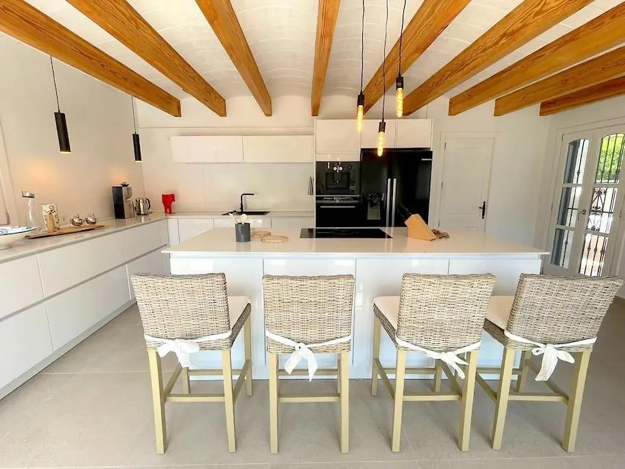 Apartment Strandnahe Finca Mit Pool, Wifi, Klima, Heizung, Tischtennis, Trampolin In Alcudia