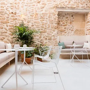 Ara (adults Only) Hotell